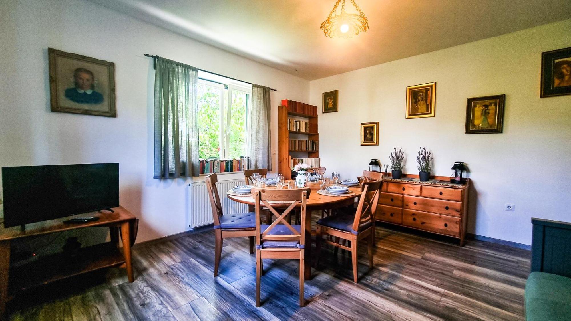 Moja Holiday home *